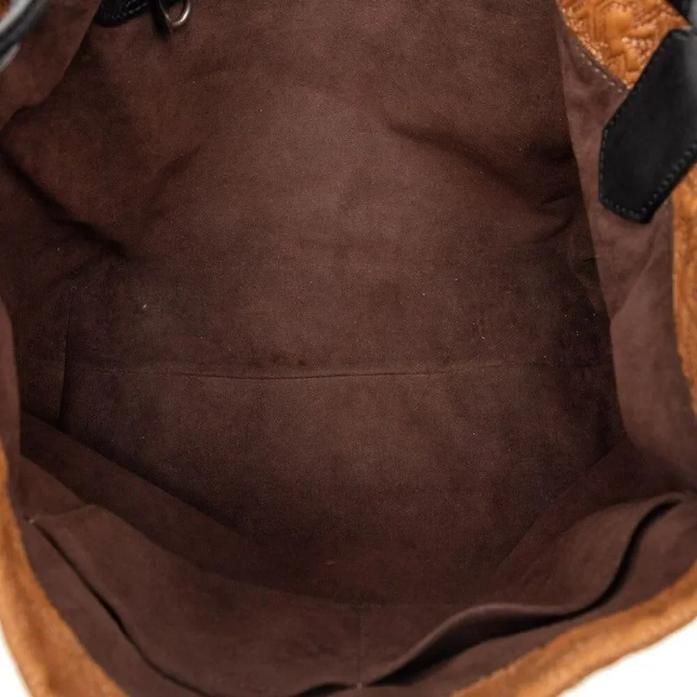Louis Vuitton delivery duty